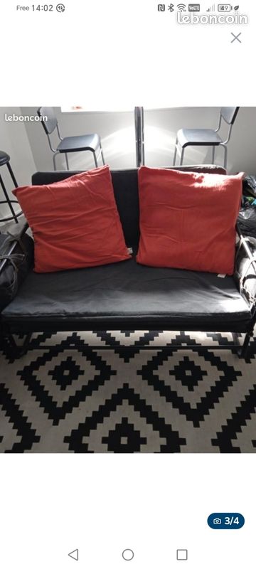 A vendre un canapé convertible IKEA avec coussins (image 1)