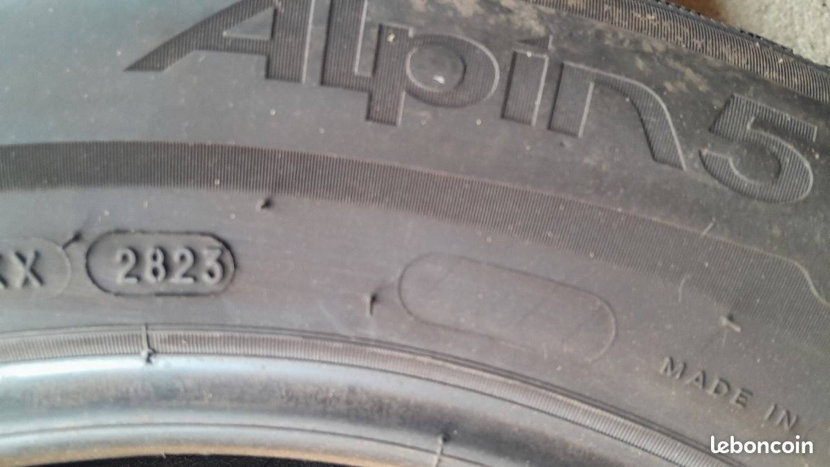Vds 215 65 17 Michelin en superbe état (image 2)