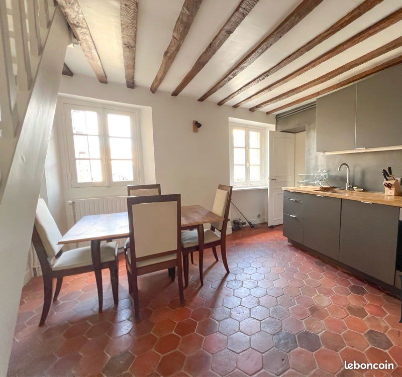 Appartement 4 pièces 74 m² · à Versailles · 74 m² · 1 750 €