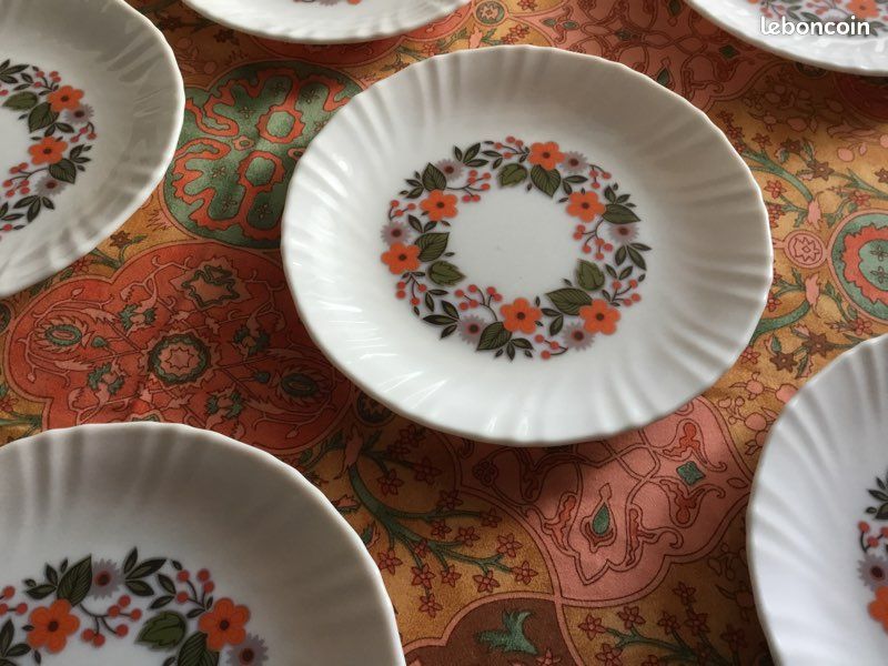 Iconiques et vintage 70's : 4 assiettes à dessert Lotus, diamètre 19 cm, Arcopal - Arts de la table