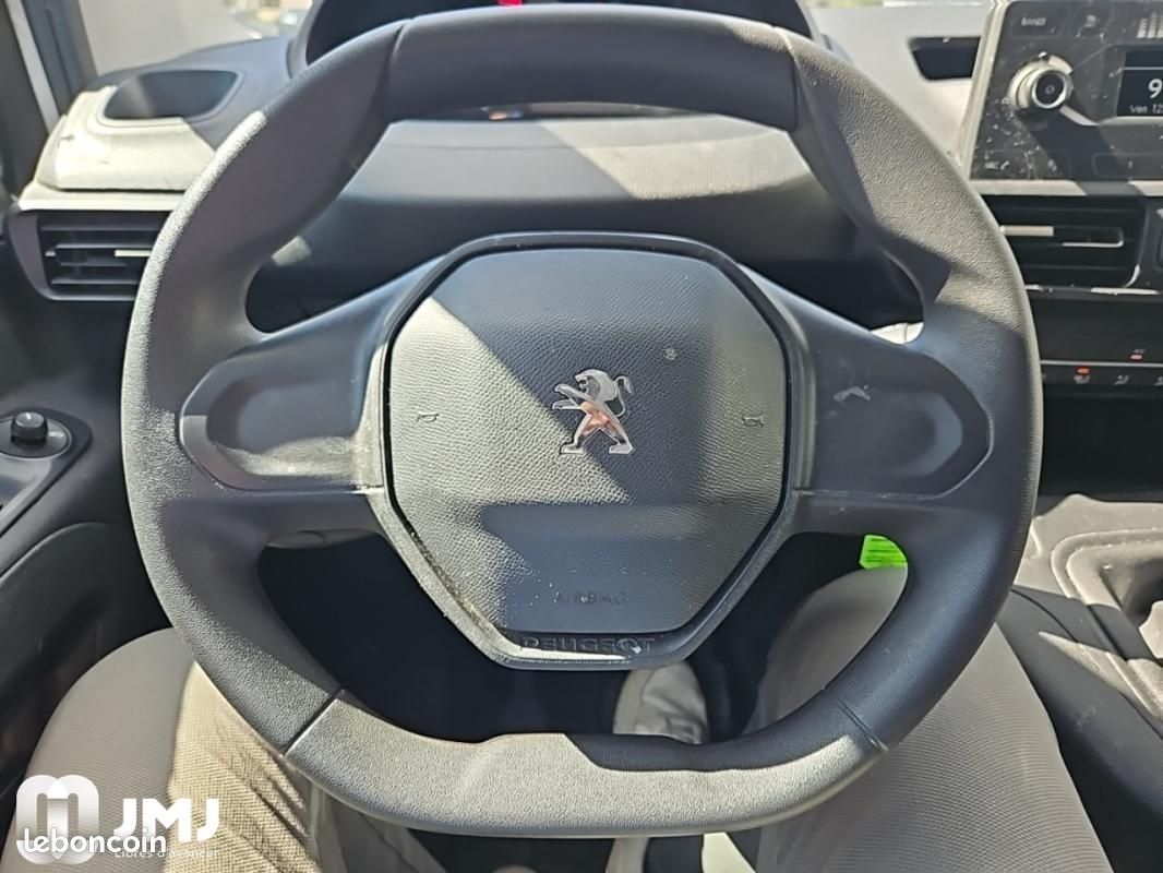 Peugeot Partner FOURGON STANDARD 650 KG PURETECH 110 S&S BVM6 PREMIUM (image 18)