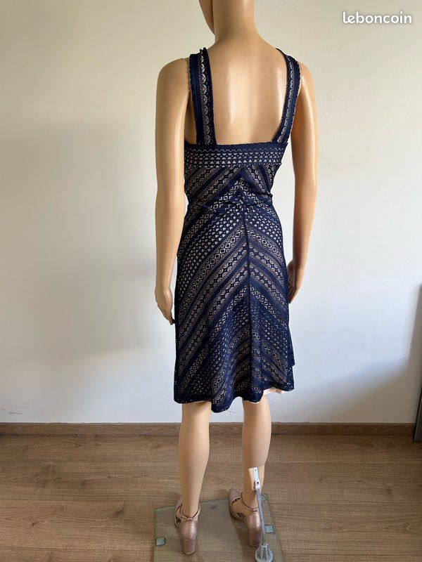 Robe marine et beige en dentelle Anna Field taille 34 TBE (image 10)
