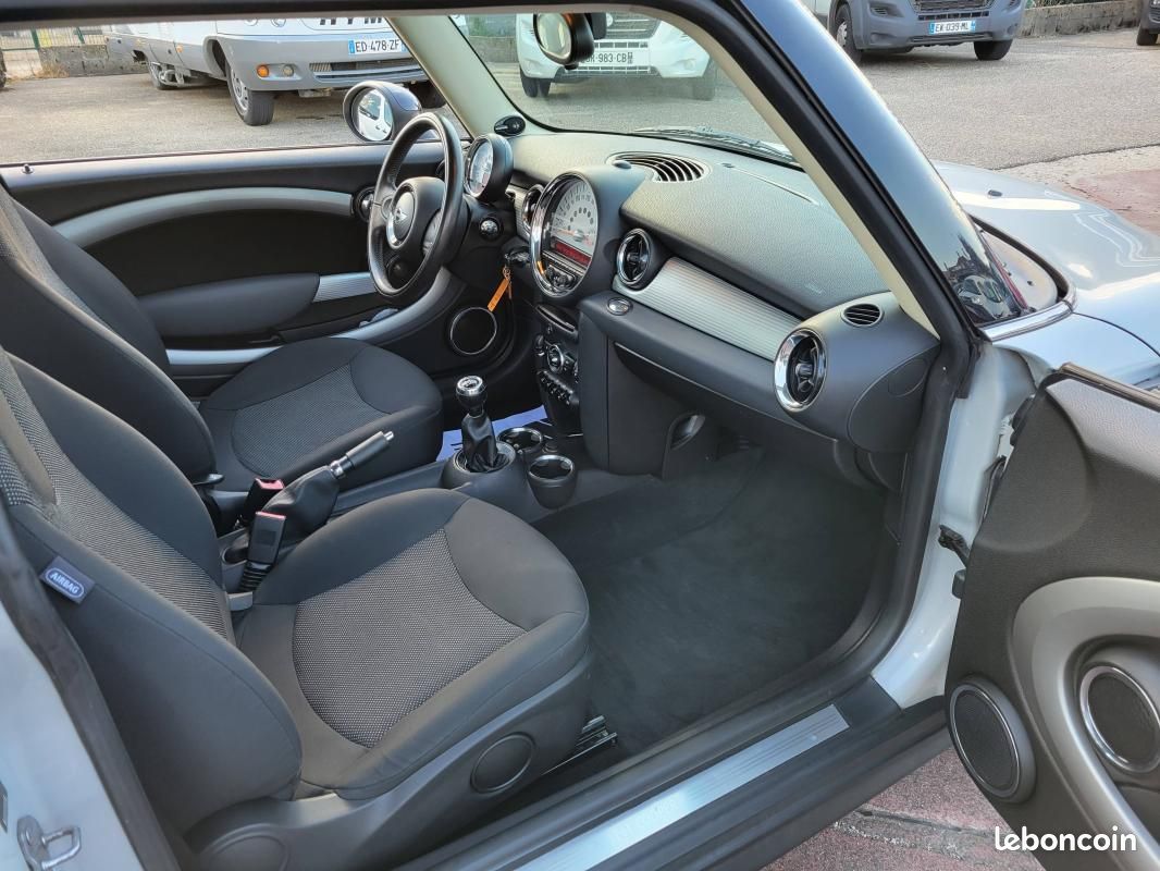 Mini COOPER D (image 20)