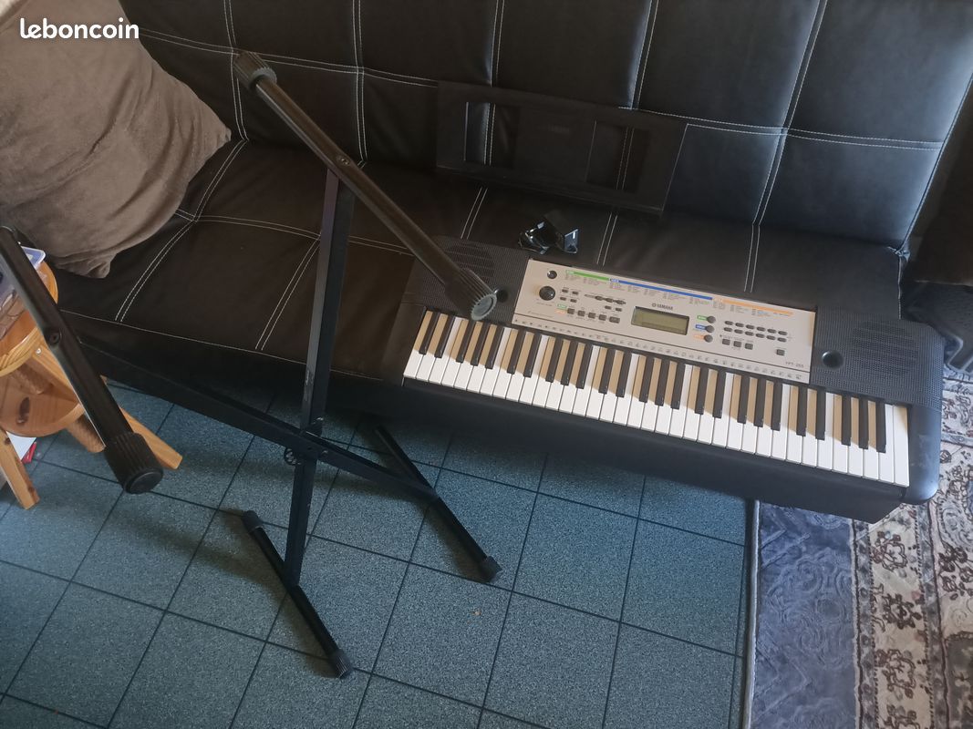 Piano (ypt225) (image 3)