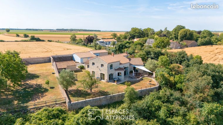 Propriété 8 pièces 244 m²