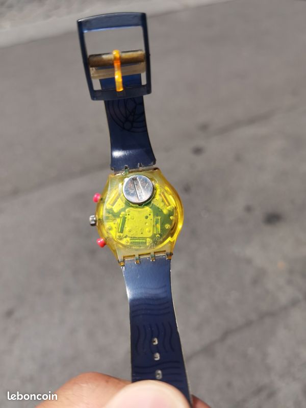 Montre Swatch Chrono Grand Prix.

Bon état général prévoir un changement de bracelet.

Juste changer la pile.

Belle montre pour collectionneurs ou amateurs.

Emballage soigné (image 2)