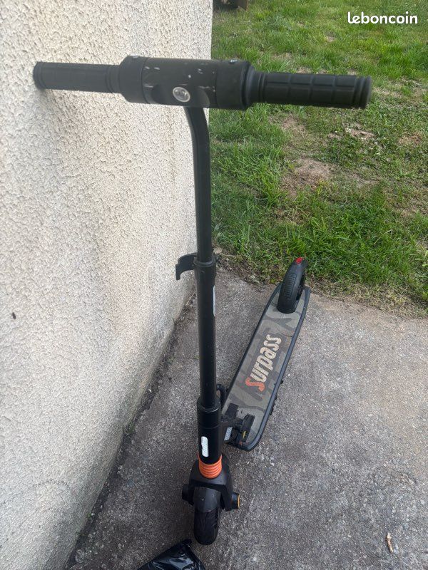 Trottinette électrique (image 1)