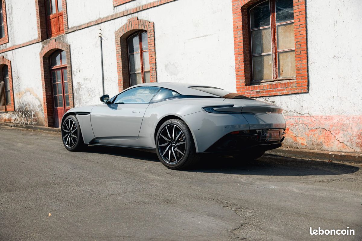 Aston Martin DB11 V8 4.0 Coupé - Suivi Aston Martin - Révisée - PPF Complet - Garantie 6 mois (image 2)