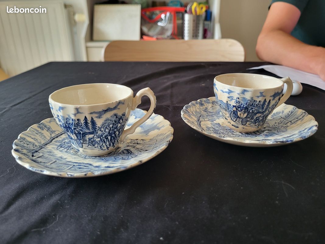 Tasse en porcelaine anglaise (image 1)