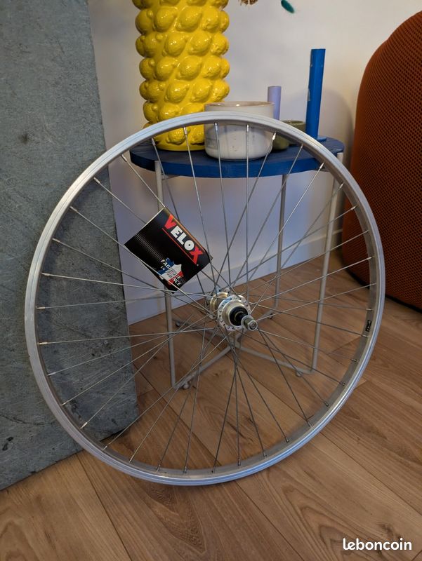 Roue arrière Velox 26" 5/6/7 V roue libre à visser (image 1)