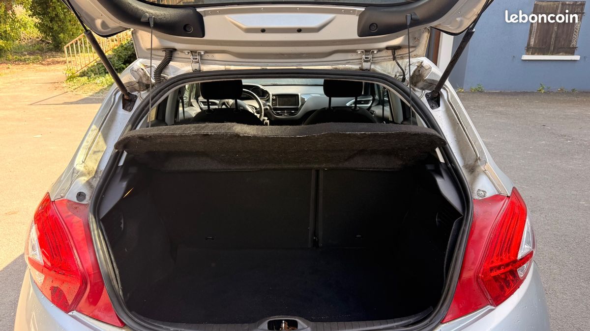 Peugeot 208 Active (image 8)