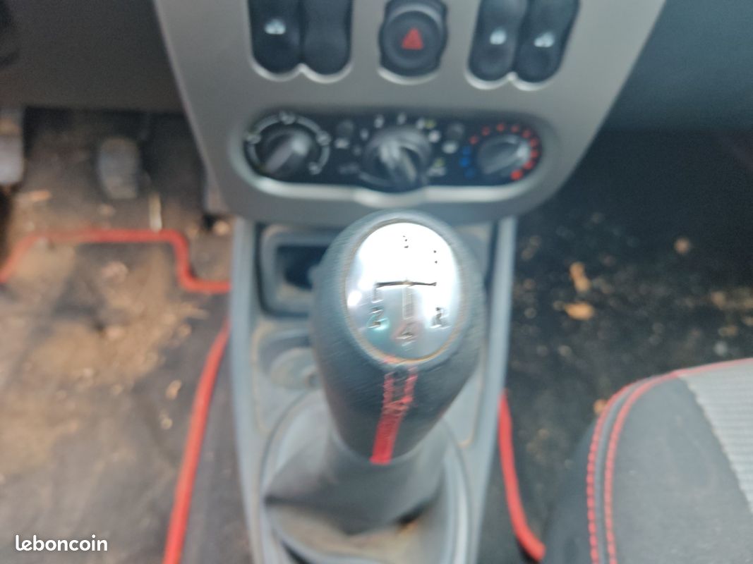 Dacia duster 1.5 dci accidenté (image 7)