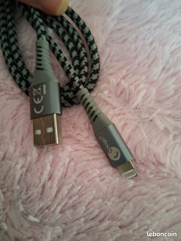 Un fil pour chargeur i phone (image 1)