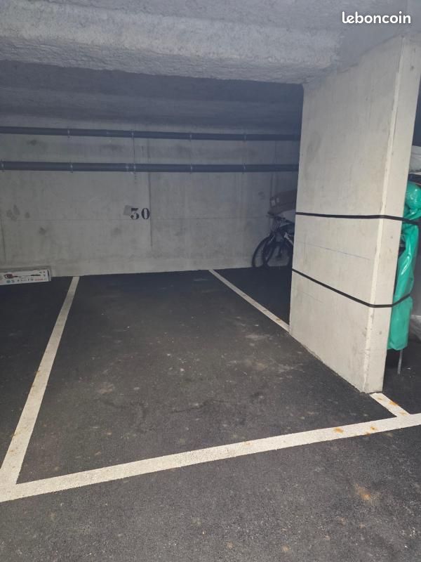 Parking Nemours · 70 €/mois