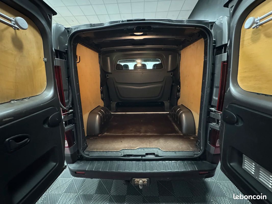 Renault TRAFIC 6 PLACES 140CH + Moteur à Chaine + Entretien OK (image 29)