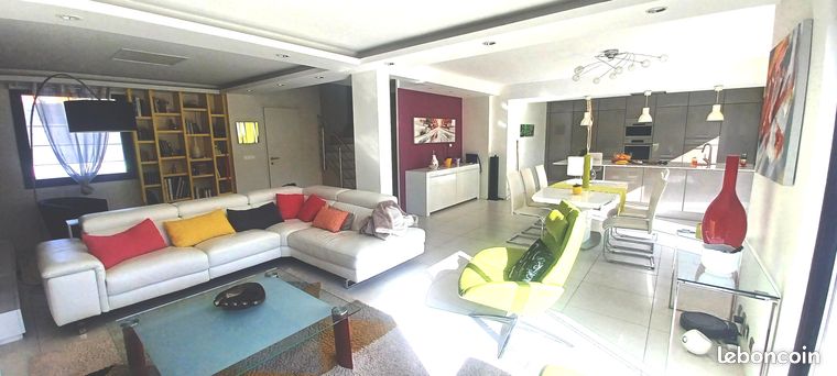 Maison 250 m²