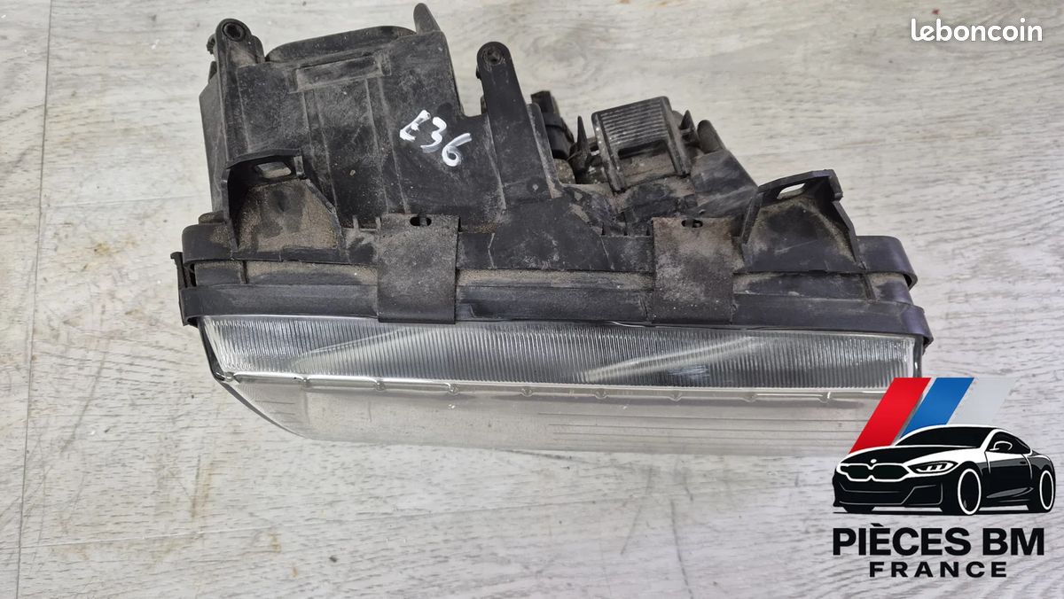 Feu Avant Gauche Pour BMW Série 3 E36 – Occasion En état Fonctionnel – Pièce D'origine