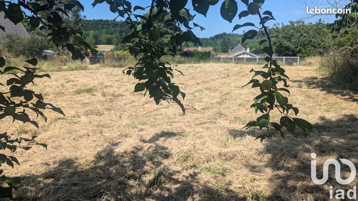 Terrain 1469 m² · à Brancourt-en-Laonnois · 1 469 m² · 29 400 €