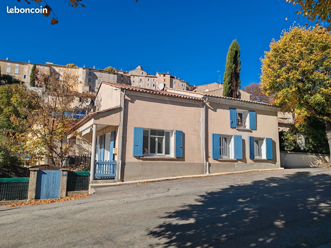 Maison 5 pièces 106 m² · à Banon · 106 m² · 220 000 €