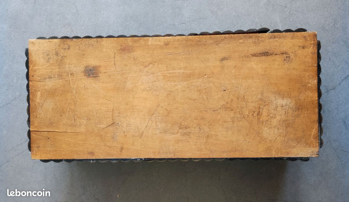 Boîte En Bois Gravée Et Marquetée - Objet Décoratif Vintage, Occasion