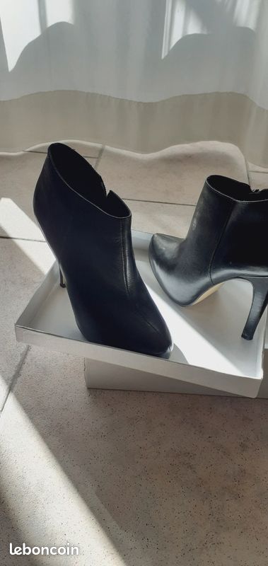 Escarpins Hauts BCBGirls Vernis Noir Bout Ouvert - Taille US 6 (EUR 37), Talon Cône, Occasion, Cuir Verni