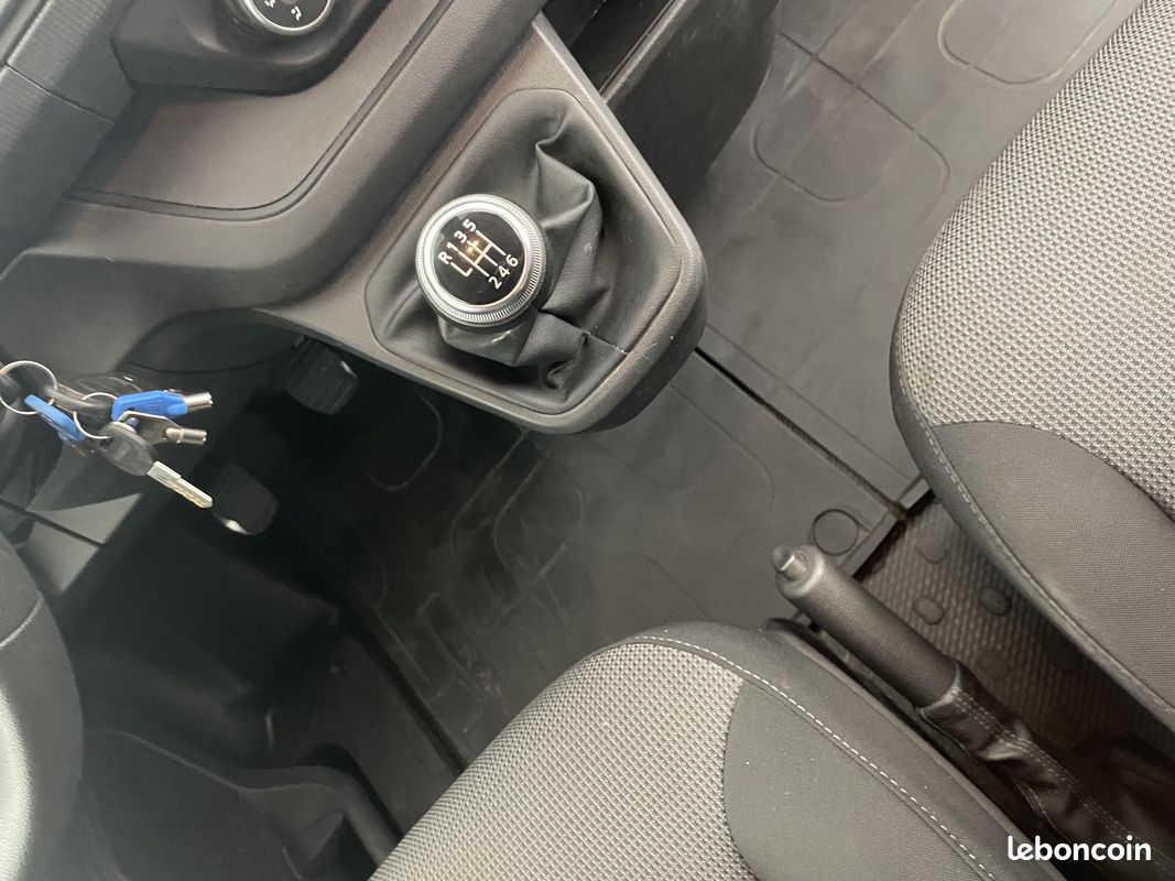 Renault trafic fgn l1h1 2800 kg blue dci 110 confort (image 15)