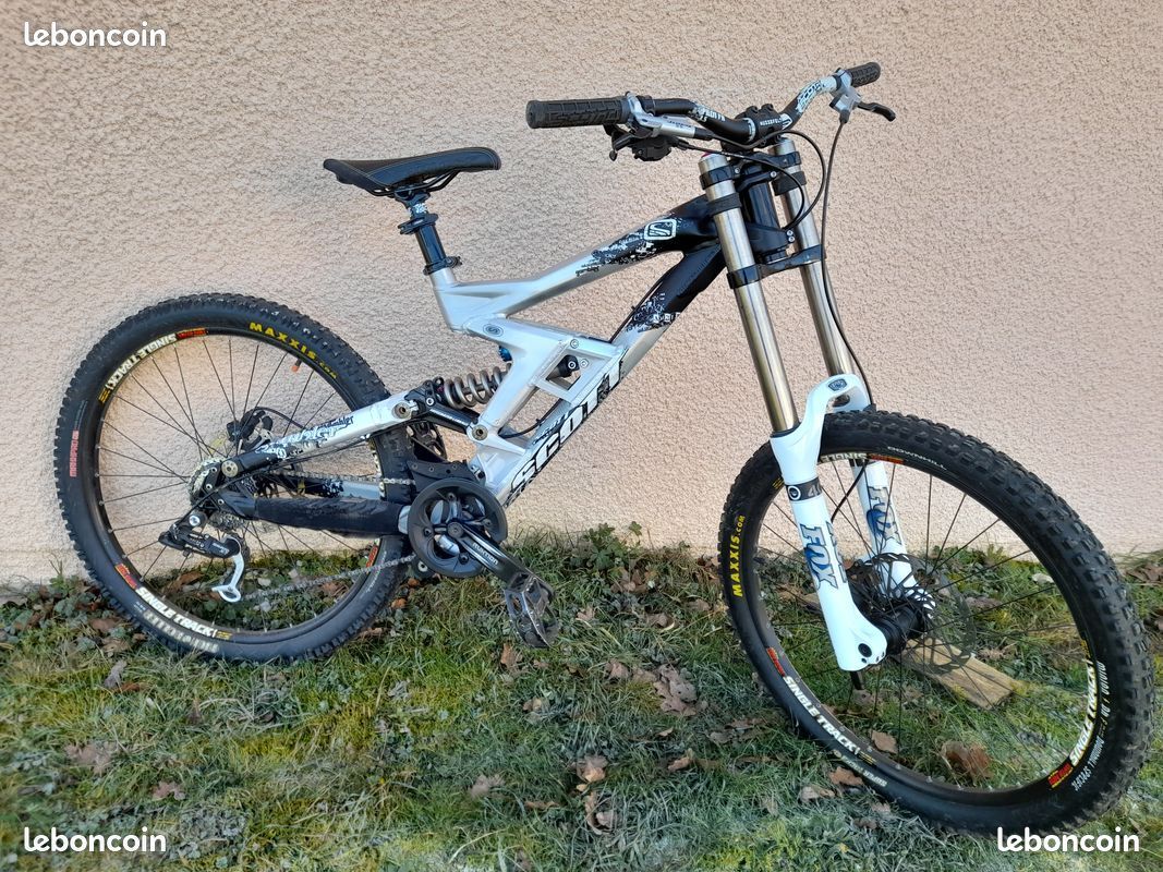 VTT / Vélo de descente DH Scott Gambler + pieces (image 1)