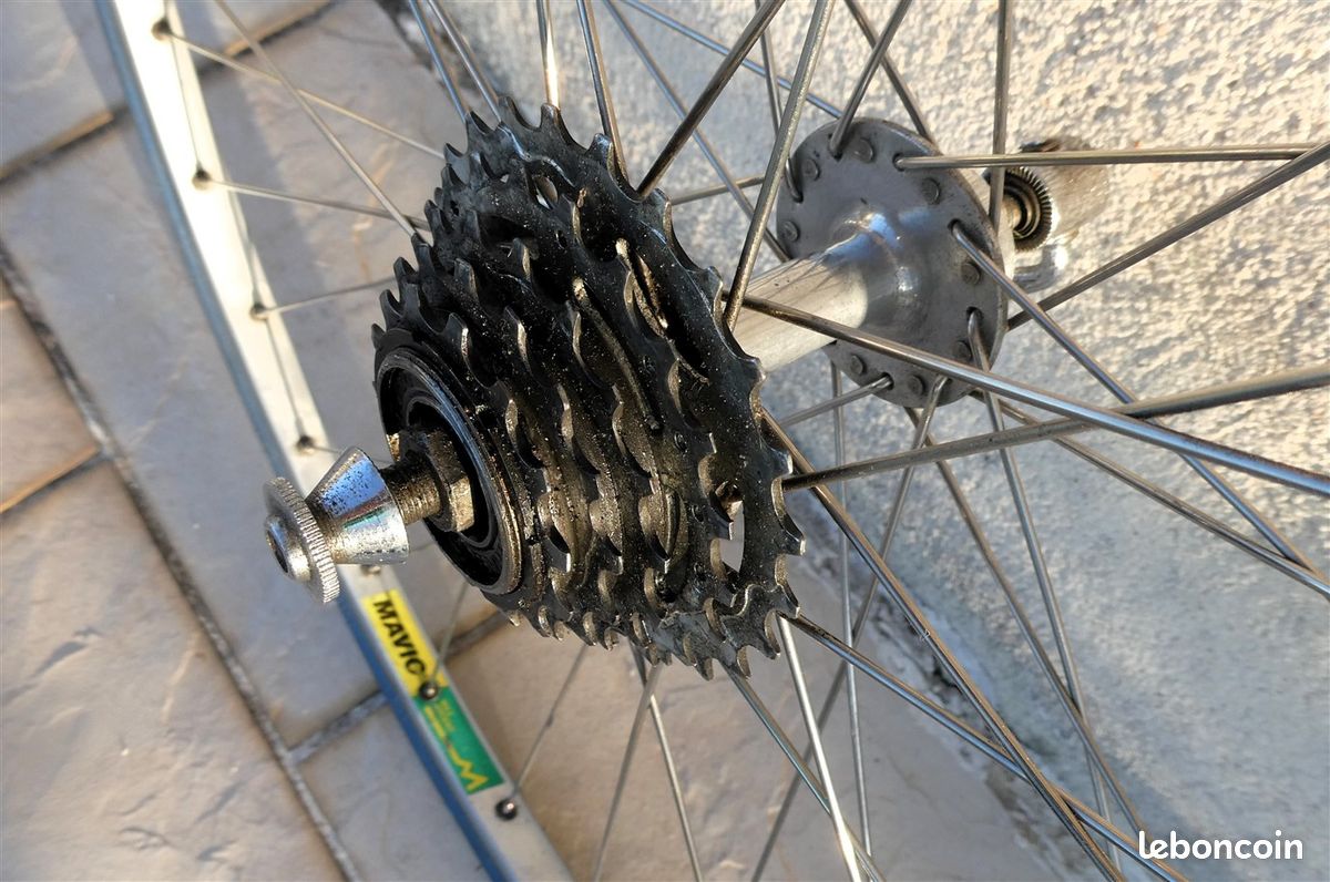 Roue arrière vélo de route et cyclocross 700 à disque roulement annulaire pour Shimano 10-11v - Roue et pneu vélo sur La Bécanerie