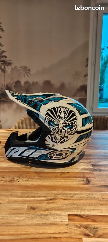 Casque Airoh cross et enduro
Airoh CR901 Face Azure
Taille M 57/58
Jamais servi, intégralement neuf (image 2)