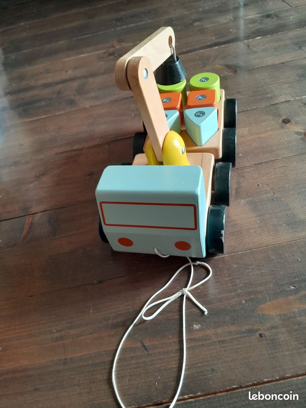Véhicule en bois (image 2)