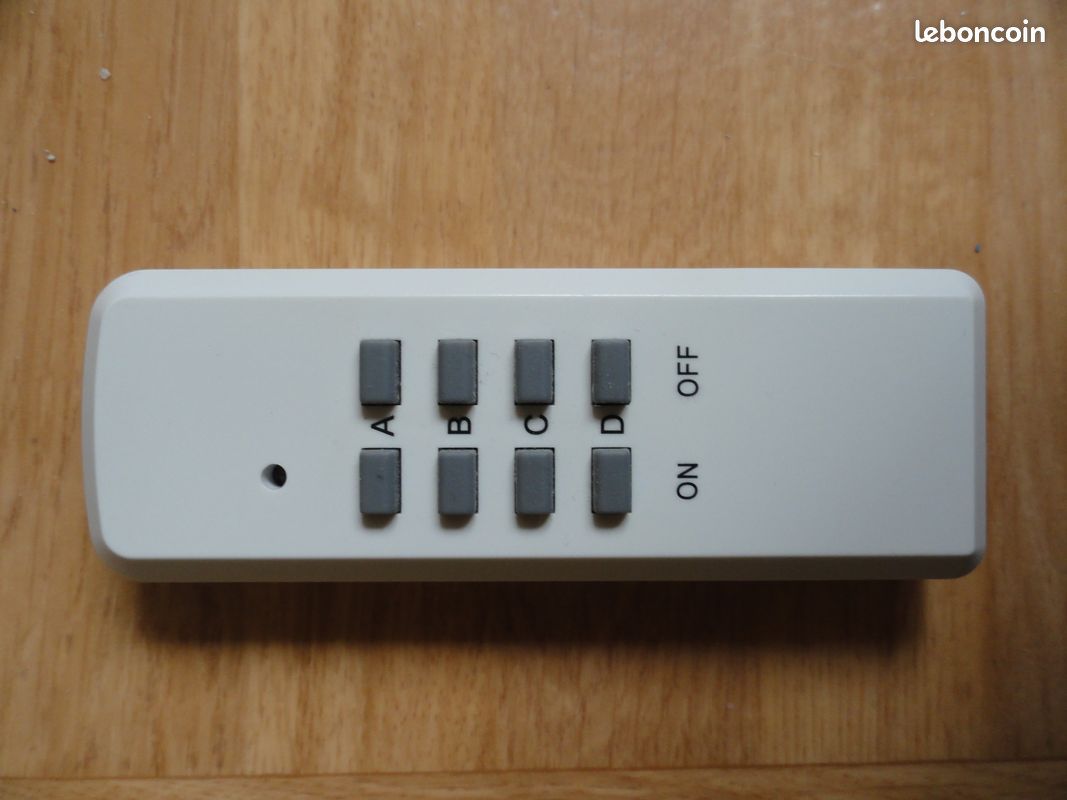 2 prises 2P+T commandées avec télécommande 4 canaux - TRES BON ETAT - (image 3)