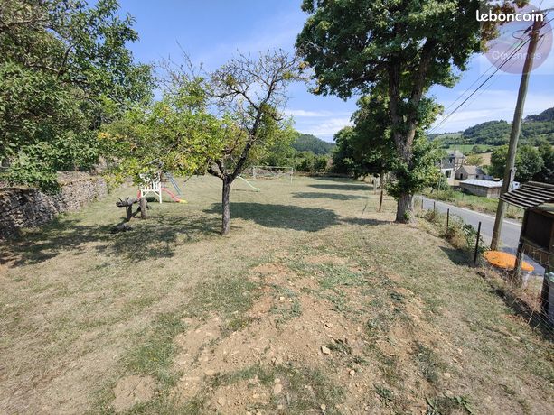 Terrain 1009 m² GREZES