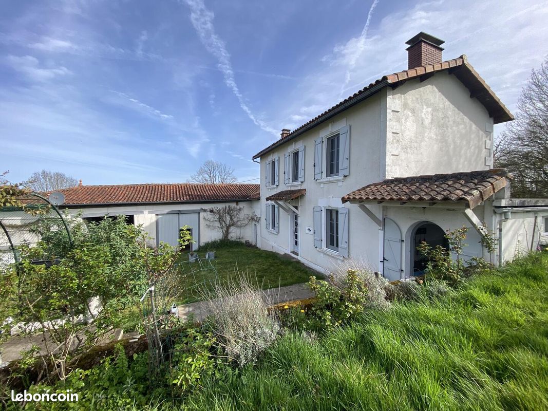 Maison 3 pièces 101 m² · à Terres-de-Haute-Charente · 101 m² · 246 750 €