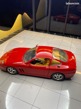 Voiture à collectionner Burago Ferrari 550 1/18 en boîte - Collection