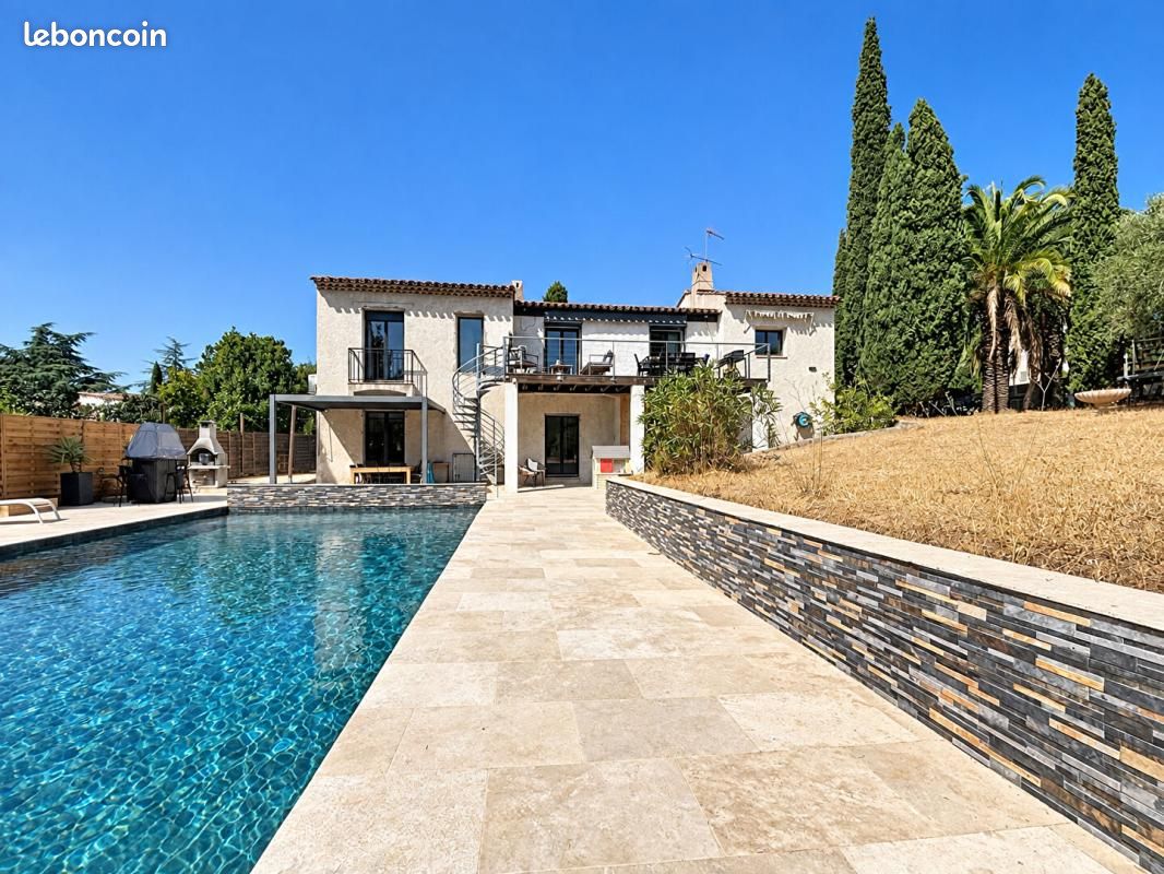 Maison 5 pièces 155 m² · à Fréjus · 155 m² · 937 000 €