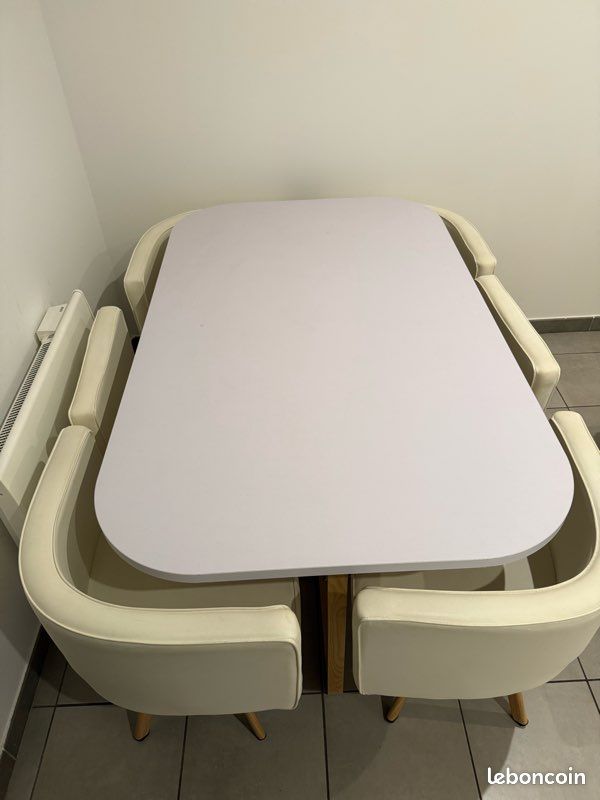 Ensemble table + 6 chaises matelassées (image 2)