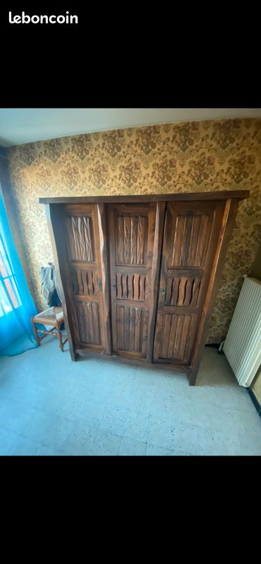 Table/meubles armoire en chene massif (image 1)