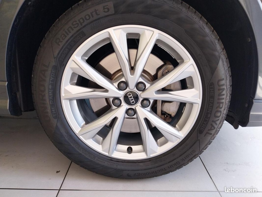 AUDI Q3 45 TFSIe 245 ch S tronic 6 S line (image 10)