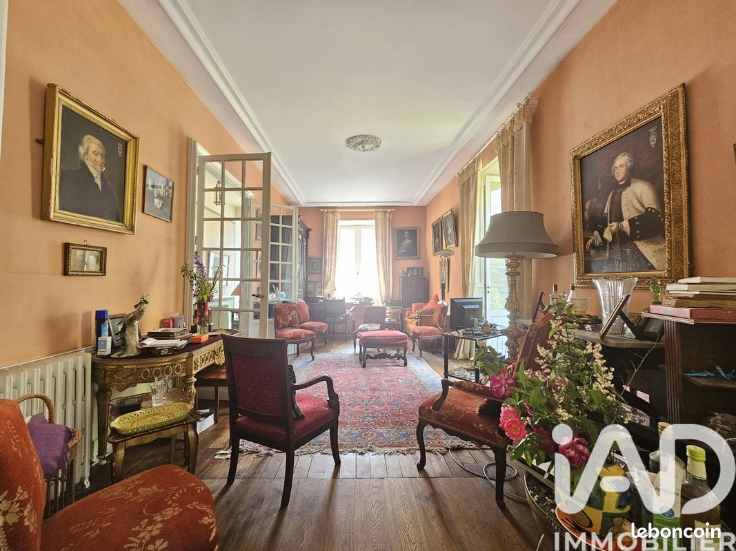 Maison 11 pièces 364 m² · à Saint-Yrieix-la-Perche · 364 m² · 290 000 €