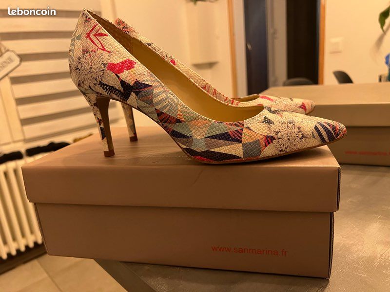 San Marina Escarpins Or Escarpins Noirs 500 Escarpin En Taille 34