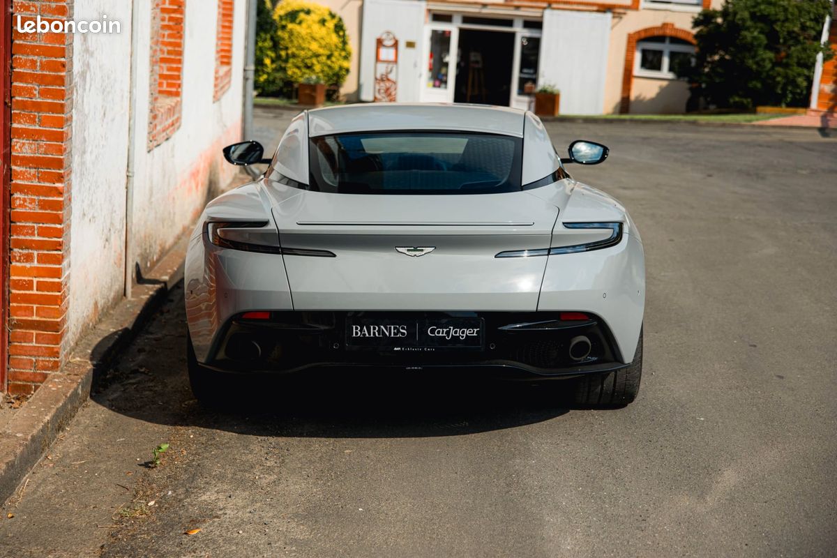 Aston Martin DB11 V8 4.0 Coupé - Suivi Aston Martin - Révisée - PPF Complet - Garantie 6 mois (image 4)
