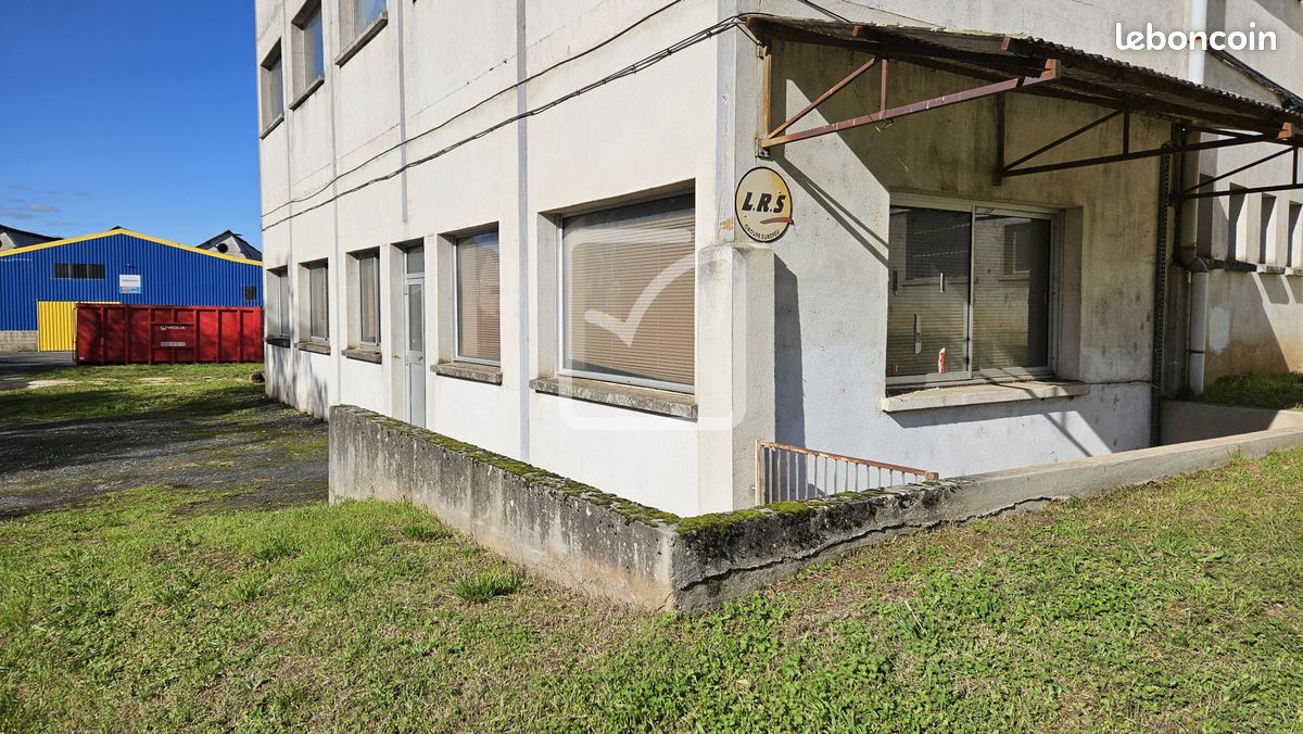 Immeuble 6 pièces 210 m² · à Mansac · 210 m² · 79 000 €