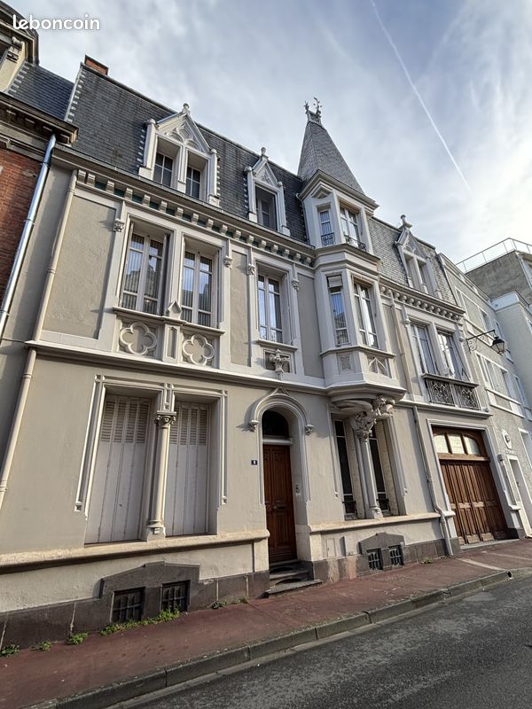 Maison 8 pièces 264 m² · à Vichy · 264 m² · 682 000 €