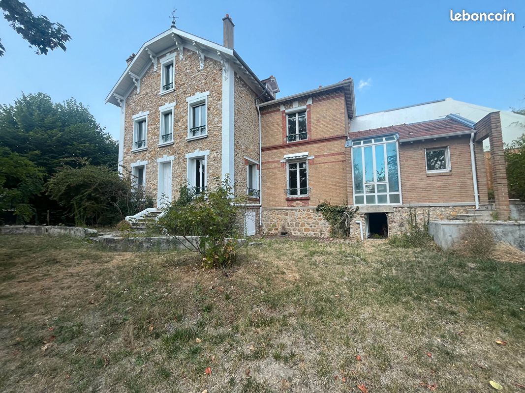 Maison 8 pièces 165 m² · à Saint-Leu-la-Forêt · 165 m² · 450 000 €