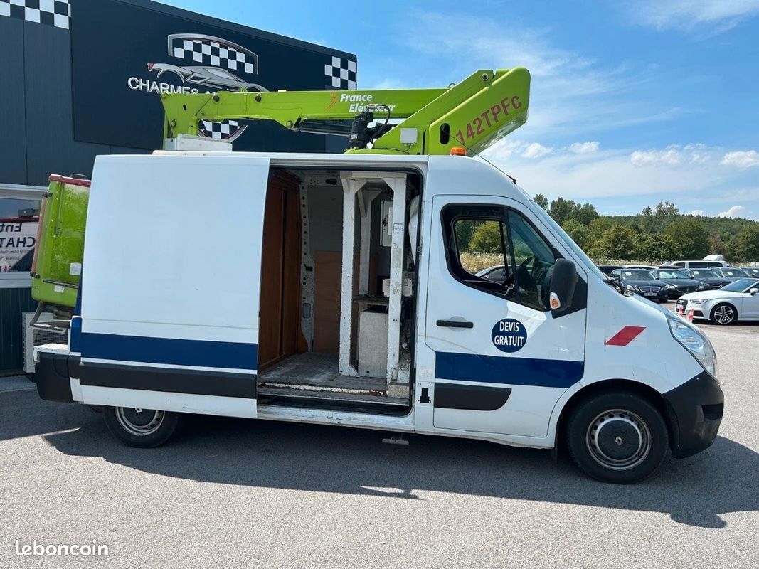 Renault master nacelle 14 mettres et déport de 7a8 mettres fonctionne électrique au tarif de 17999 a saisir (image 2)