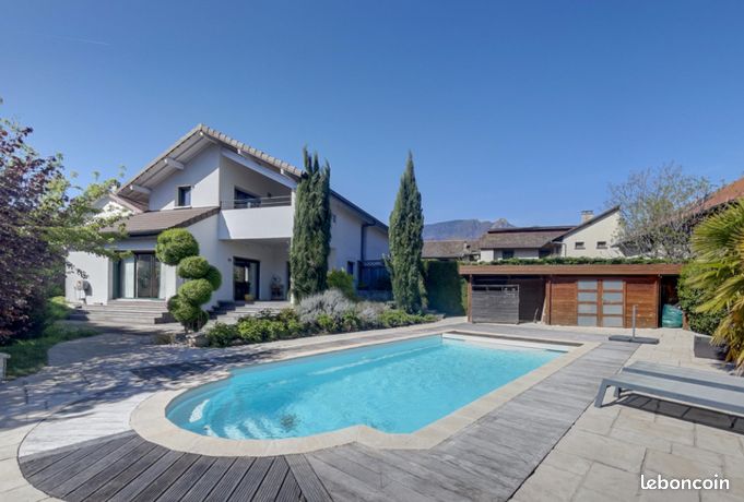 Villa 7 pièces 225 m²