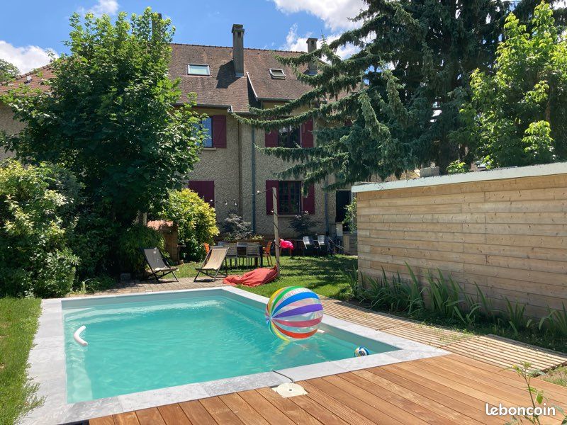 Appartement 7 pièces 160 m² · à Caluire-Et-Cuire · 160 m² · 2 200 €
