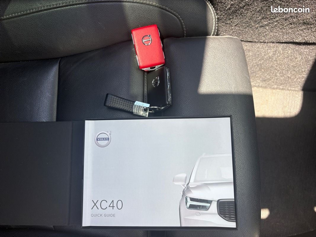 VOLVO XC40 D4 190 AWD INSCRIPTION LUXE GEARTRONIC 190Ch Garantie 12 mois (image 19)