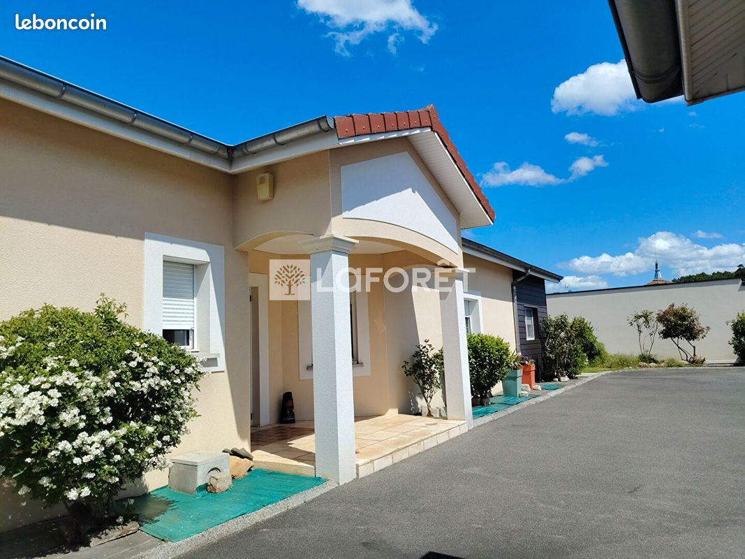 Maison 7 pièces 228 m² · à Bonson · 228 m² · 439 000 €