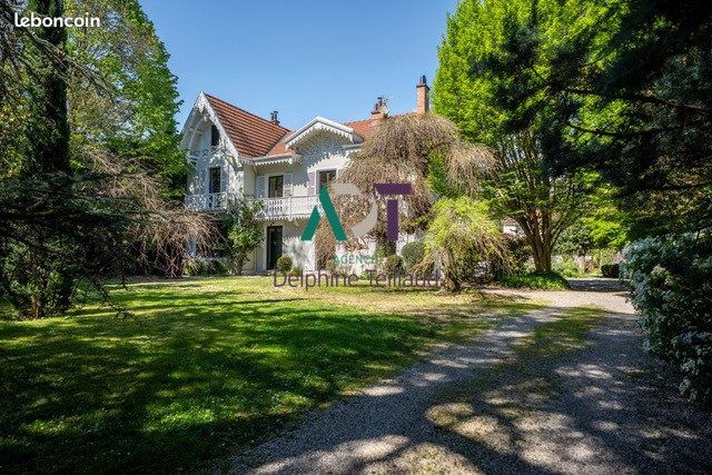 Maison 10 pièces 320 m² · à Grenoble · 320 m² · 1 290 000 €